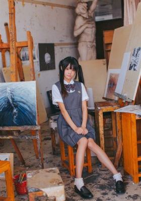 女人迈开腿让男生吃菜的吃草莓_4K在线手机播放